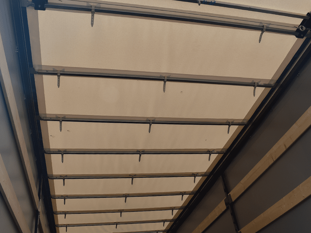 Шторный фургон на шасси Howo T5G